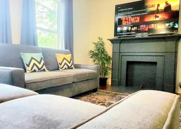 Comfortable Home Near Downtown & At&T Center